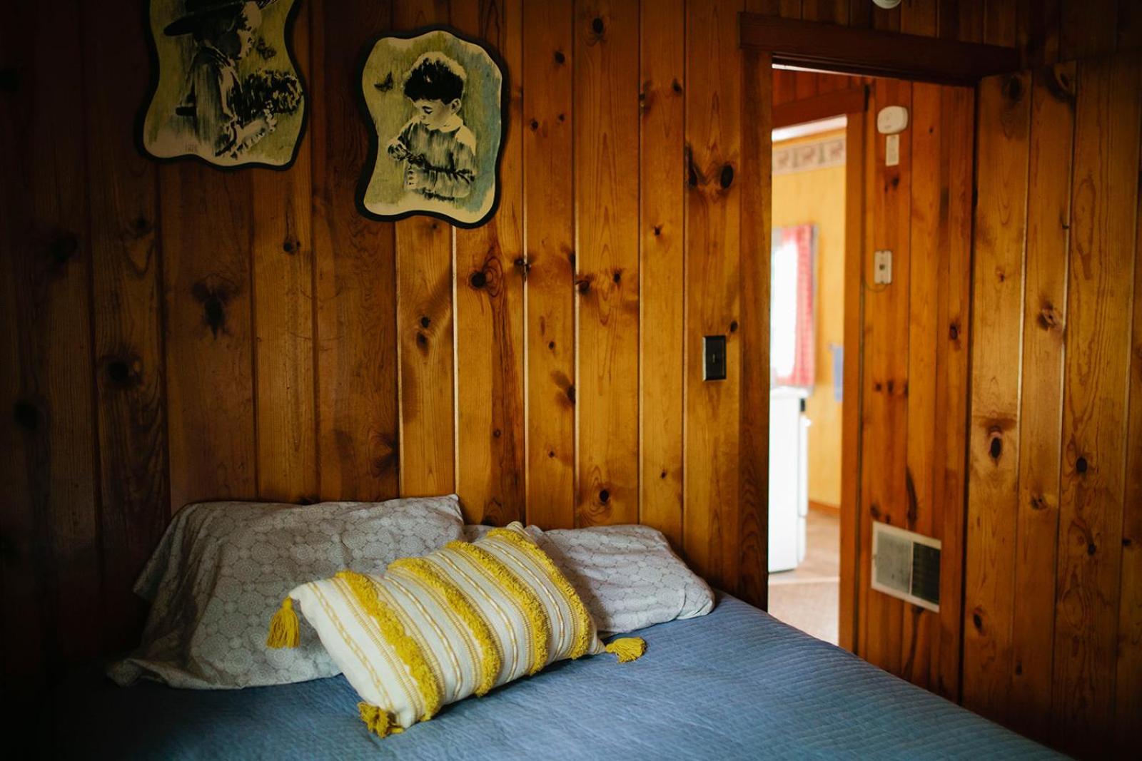 Riverside Point Resort Motel Park Rapids Екстериор снимка