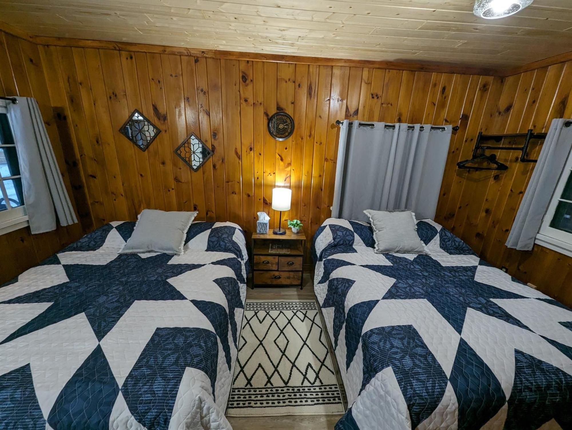 Riverside Point Resort Motel Park Rapids Екстериор снимка